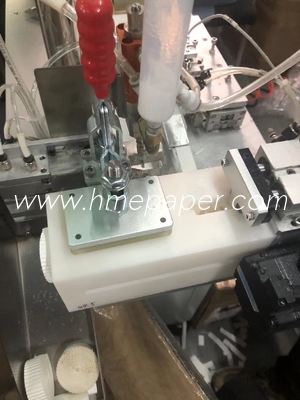 Αγορά Αυτόματη HMEF Ρυθμίσιμη ταχύτητα 220V Πρόσθεση Εφαρμοστής κόλλας 60mm Διαμέτρου κυλίνδρου HME Φιλτράρισμα χαρτί μηχανή περιτύλιξης online manufacture